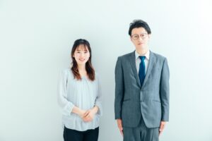 男女社員の写真