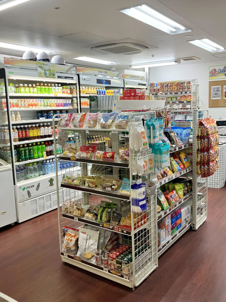 仕入れの悩みを一掃! 「ザ仕入隊」で新規事業の病院売店運営がスムーズに。 | 福利厚生社内売店・コンビニ・社員食堂運営・健康経営|心幸(SHINKO)