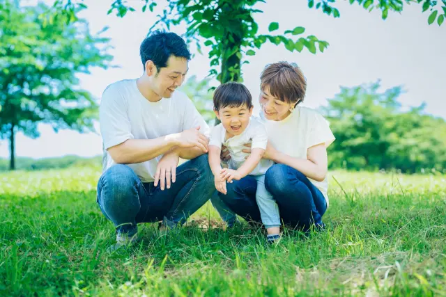 笑顔の親子