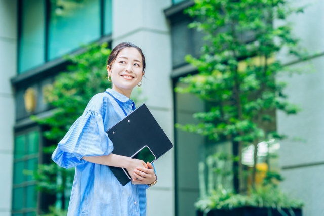 女性社員