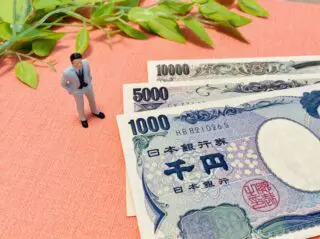 サラリーマンのお小遣い平均は？　調査からみる企業の従業員満足度を向上させる福利厚生支援とはのアイキャッチ画像
