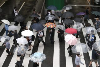 線状降水帯対策｜企業が守るべきものとは？社員の安全と気象災害備蓄のポイントを解説のアイキャッチ画像