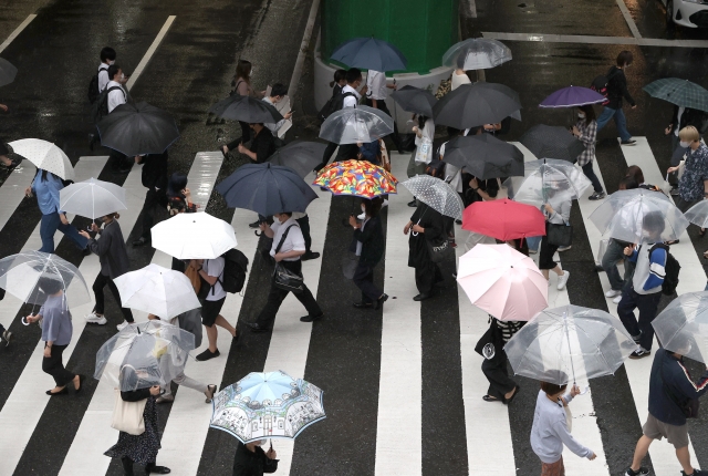 線状降水帯対策｜企業が守るべきものとは？社員の安全と気象災害備蓄のポイントを解説のアイキャッチ画像