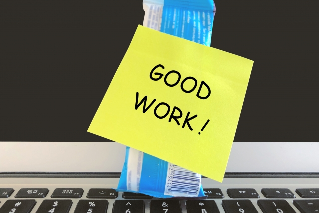 オフィス置きお菓子サービスで福利厚生を強化！満足度・環境配慮・ハイブリッド時代の働き方を支える新戦略のアイキャッチ画像