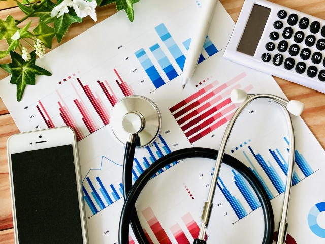 健康診断管理システム比較7選！業務効率化のメリットや失敗しない選び方も徹底解説のアイキャッチ画像