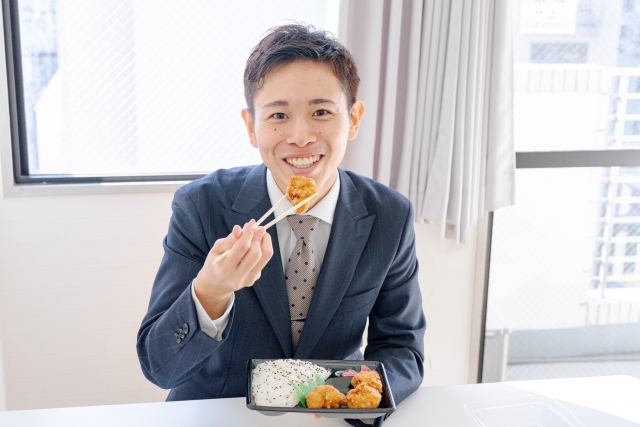 【2026年最新】食事の「現物給与」活用ガイド｜節税メリット・社会保険料削減と従業員満足度を最大化する導入手法とは？のアイキャッチ画像