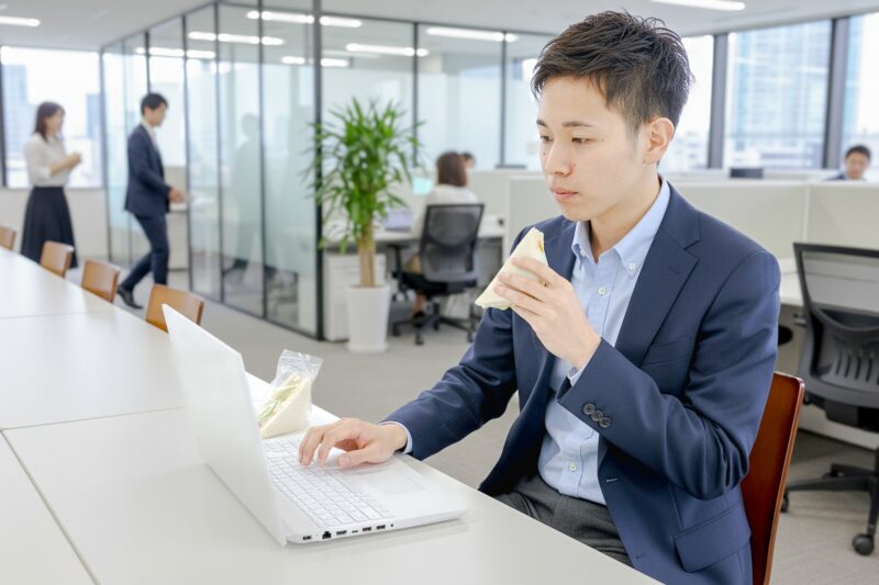 従業員の早朝・深夜の売店利用への要望をどう解決する？導入のメリットと3つの対策案を徹底解説のアイキャッチ画像