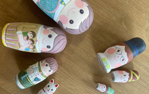 マトリョーシカの絵付け